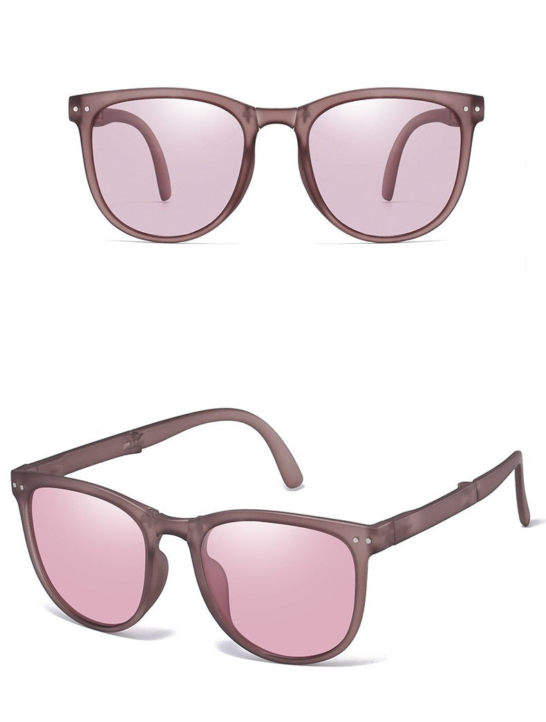 Unfolding the Trend: The Rise and Shine of "Folding Sunglasses"