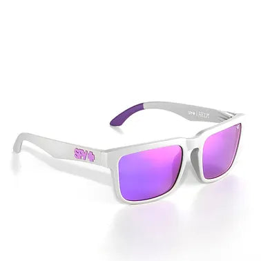 Shades of Cool: "Wayfarer Sunglasses" - The Unwavering Fashion Statement of 2023