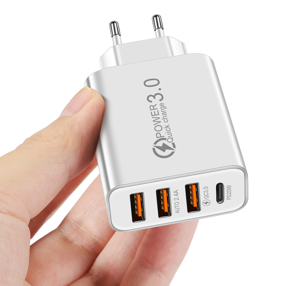 Universal Fast Charger 3 usb + TYPE-C White - SekelBoer